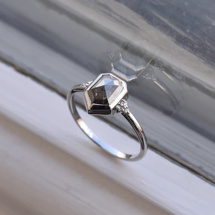 Ring mit Salt and Pepper Diamanten Shimmel 79504
