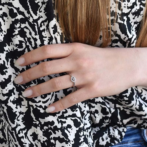 Eleganter Verlobungsring mit Aquamarin Nurisa