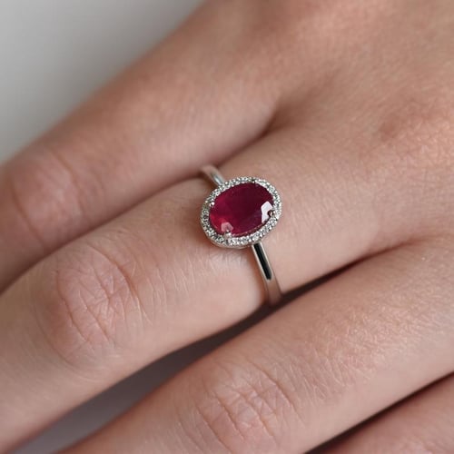 Goldring mit Rubin und Diamanten Arya