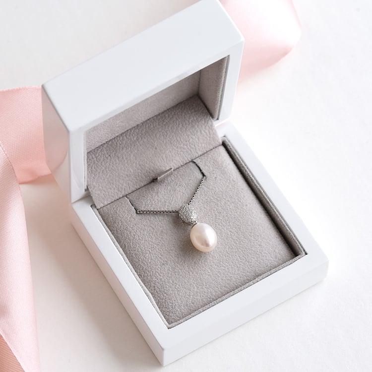 Silberner Anhänger mit Perle und Zirkonia Viktoria 78130