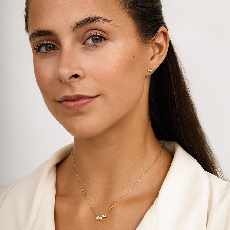 Moderne goldene Ohrringe mit runden Lab Grown Diamanten Ebba 162823