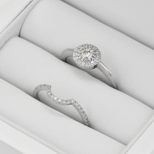 Verlobungsset mit Halo Ring und Diamanten Lieta