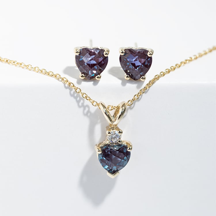 Herz aus Alexandrit in Goldanhänger mit Diamant Dorevie 123147