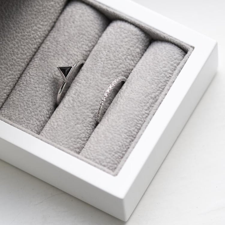 Set mit Eternity-Ring und schwarzem Trillion-Diamantring Begona 51546