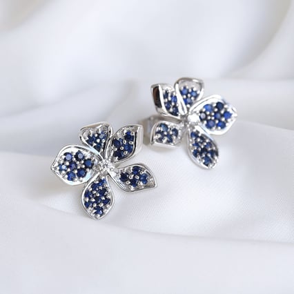 Blumenohrringe mit Saphiren und Diamanten Eavan