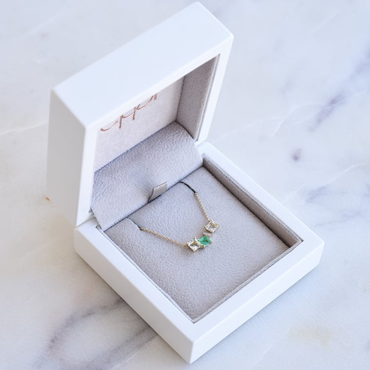 Anhänger mit Smaragd, Amethysten und Diamanten Yash 87044