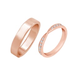 Zierlicher Eternity-Ring mit Lab Grown Diamanten und ein ein breiter flacher Ring Turpein