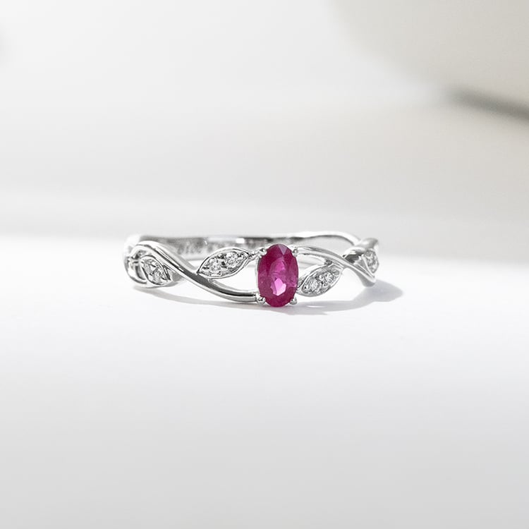 Goldener Rubinring mit Diamanten Ada 142404