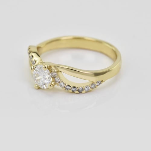 Verlobungsring mit Moissanit und Lab Grown Diamanten Wemy