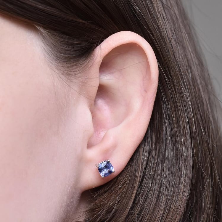 Goldene Kollektion von Schmuck mit Tansaniten Prentum 29168