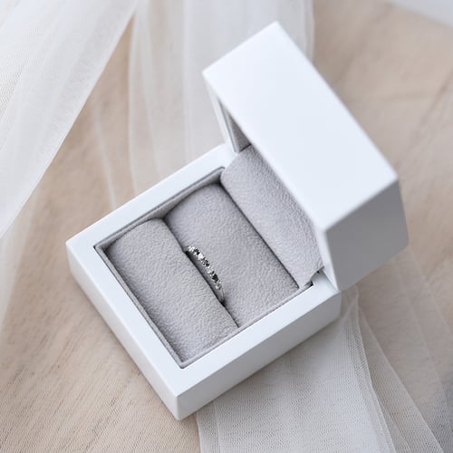 Ring mit schwarzen und weißen Diamanten Gianna