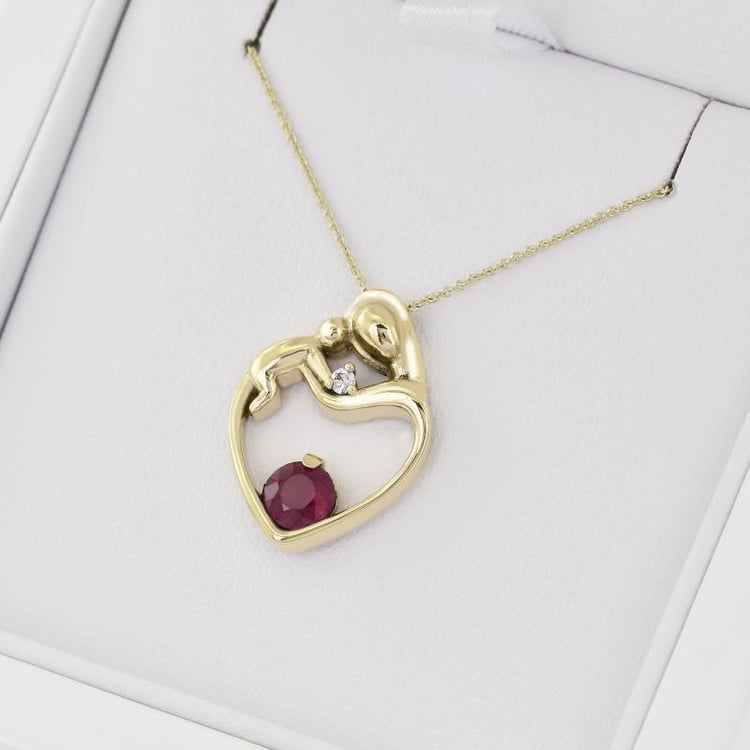 Anhänger in Herzform Mutter und Kind mit Rubin und Diamant Ella 33112