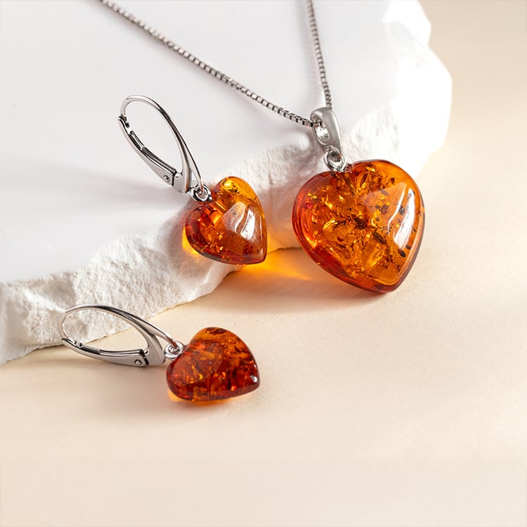 Silberne Ohrringe mit Bernsteinherzen Herta 150517