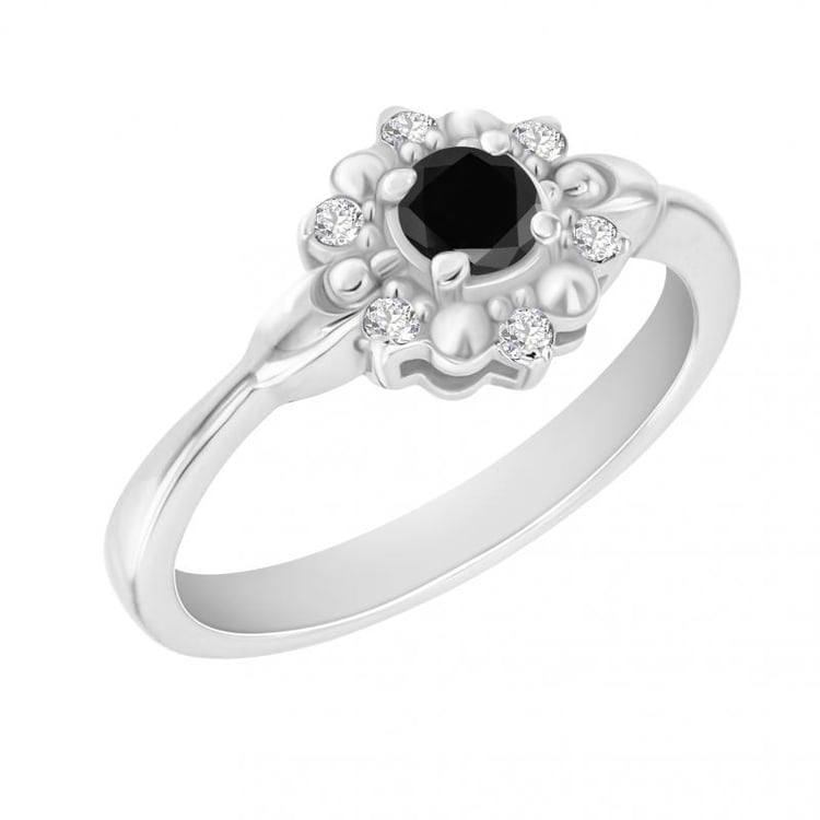 Ring mit schwarzen Diamanten