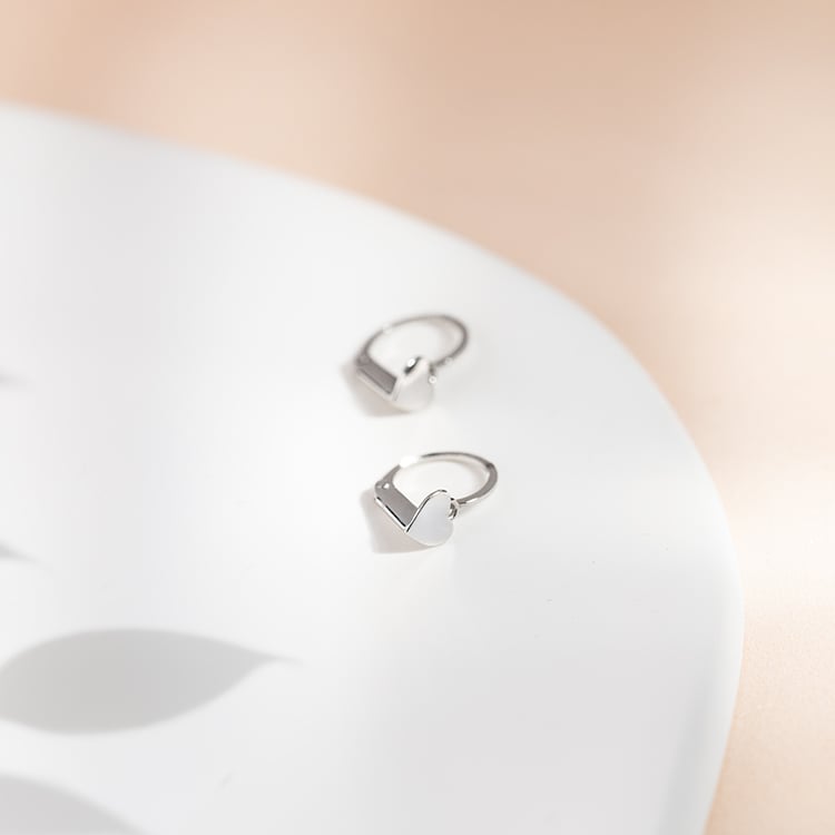 Goldene Kinderohrringe mit einem Herzen Angie 149119