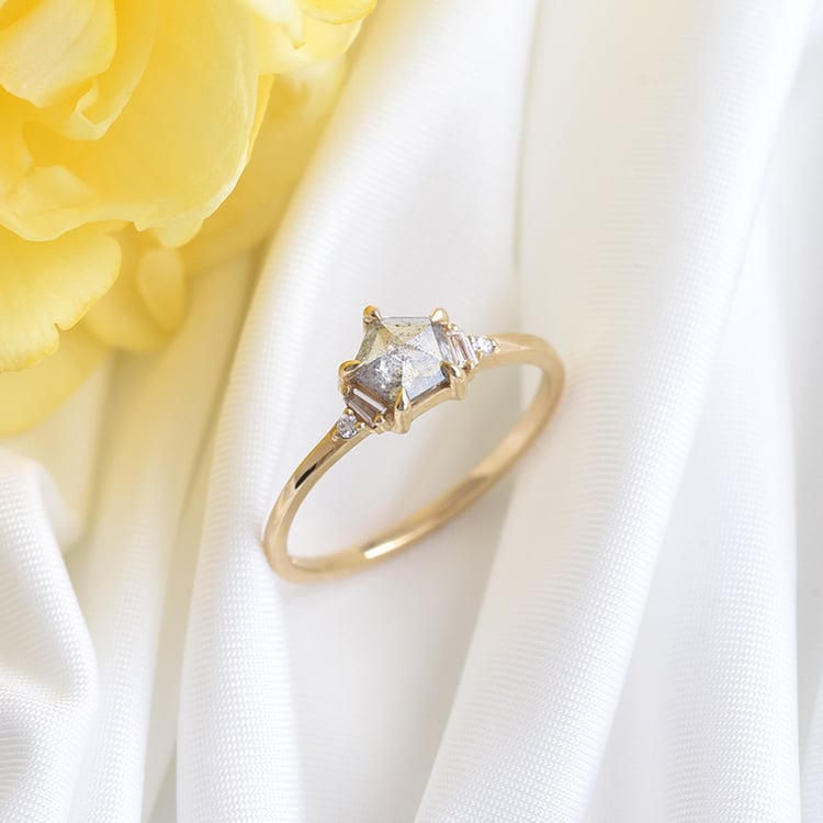 Salt and Pepper Diamant im goldenen Ring Stefan 82465