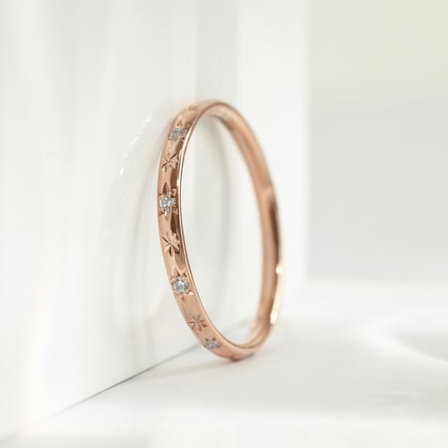 Eheringe voller Sterne und Diamanten Mirias