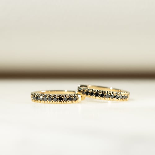Creolen mit schwarzen Diamanten Gomati