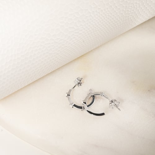 Runde Ohrringe mit Lab Grown Diamanten Ramila