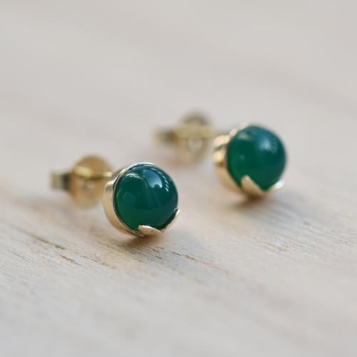 Blumen-Ohrringe aus Gold 585 mit grünen Cabochon Onyxen Erica