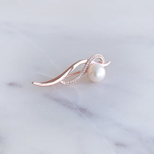 Vergoldete Brosche mit weißer Perle und Zirkonia Otmar