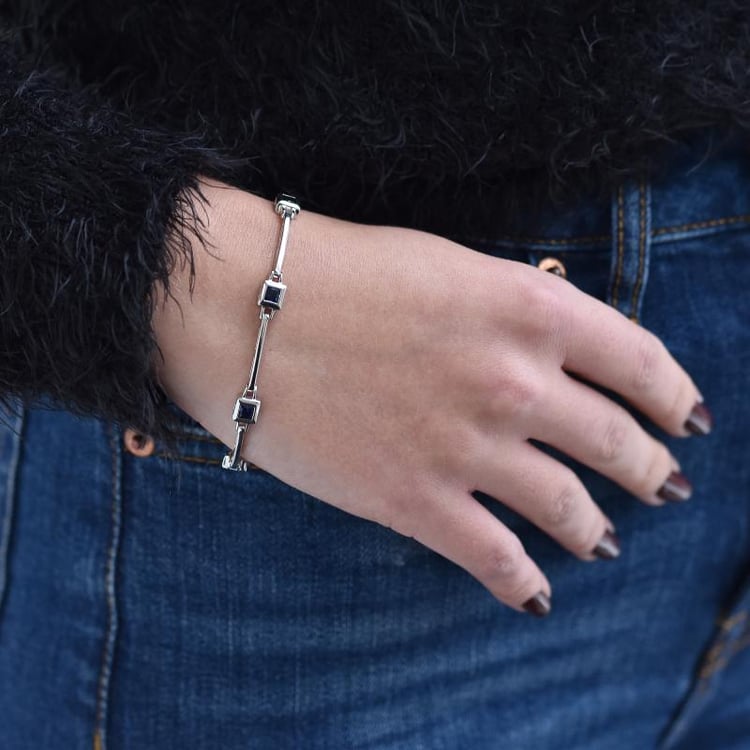 Feines Armband aus Silber mit blauen Saphiren Keblie 10143