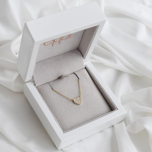 Goldene Kollektion mit Diamanten Kaia