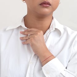 Zarter Verlobungsring mit Lab Grown Diamanten Akadie