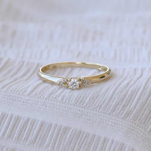 Ring mit seitlichen Diamanten Redely