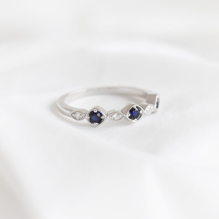 Memoire Ring mit Zirkonia und Saphiren Anise 91897