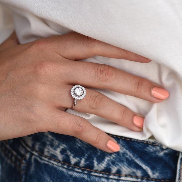 Halo Goldring mit Moissanit und Diamanten Odelle 47844