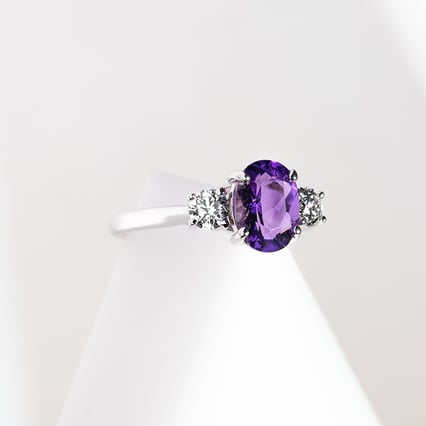 Verlobungsring mit Amethyst und Lab Grown Diamanten Brink