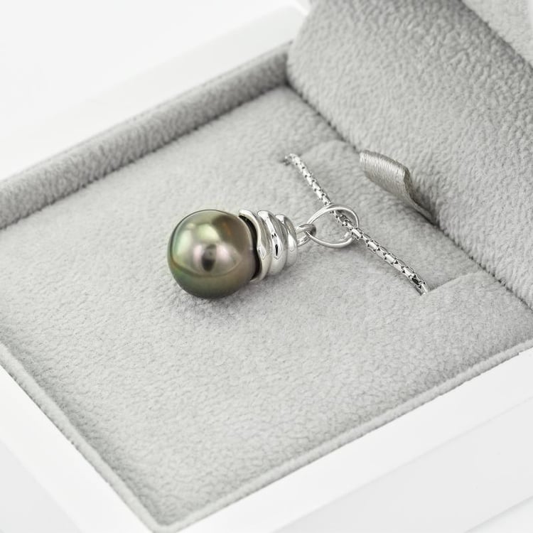 Halskette mit schwarzer Perle 38424