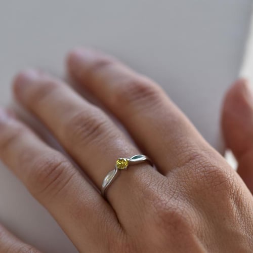 Verlobungsring mit gelben Diamant Amrusha