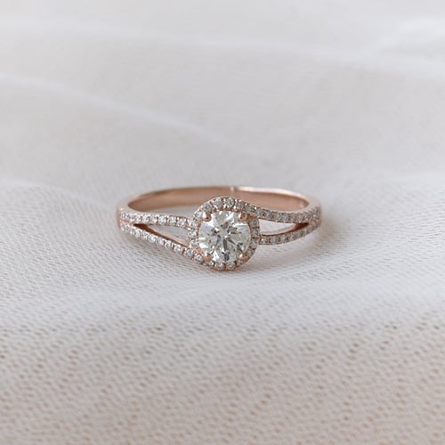 Halo-Verlobungsring mit Lab Grown Diamanten Mevlie