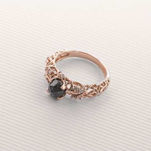 Verlobungsring im Vintage-Stil mit einem Salt and Pepper Diamanten Chantal
