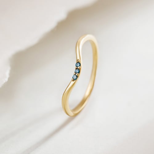 Silberner Ring mit drei blauen Diamanten Cason