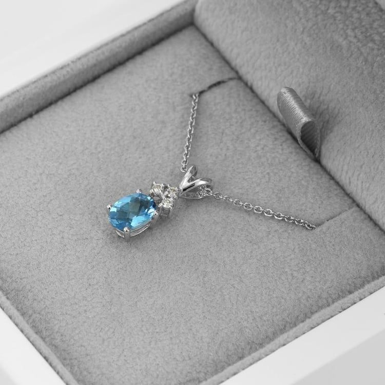 Goldene Halskette mit Topas 51474