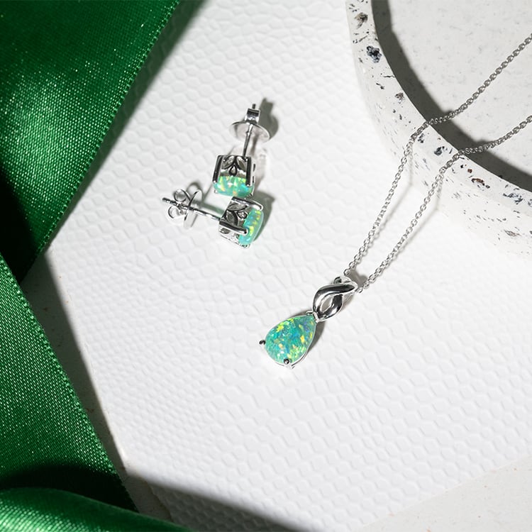 Silberanhänger mit Opal in Tropfenform Shrimati 130587