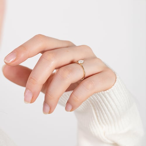 Verlobungsring mit 0.53ct IGI-zertifiziertem einem ovalen Diamanten Frost