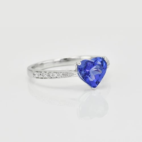Verlobungsring mit Tansanit und Diamanten Danine