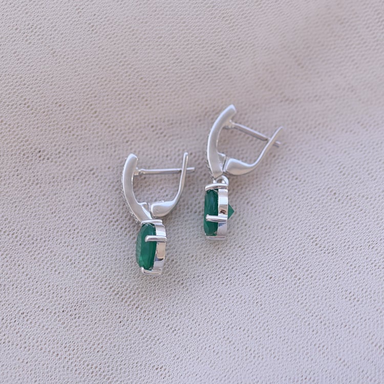 Silberne Hängeohrringe mit grünem Onyx und Zirkonia Claret 60199