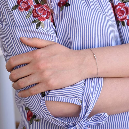 Minimalistisches Armband mit drei Diamanten Ohana