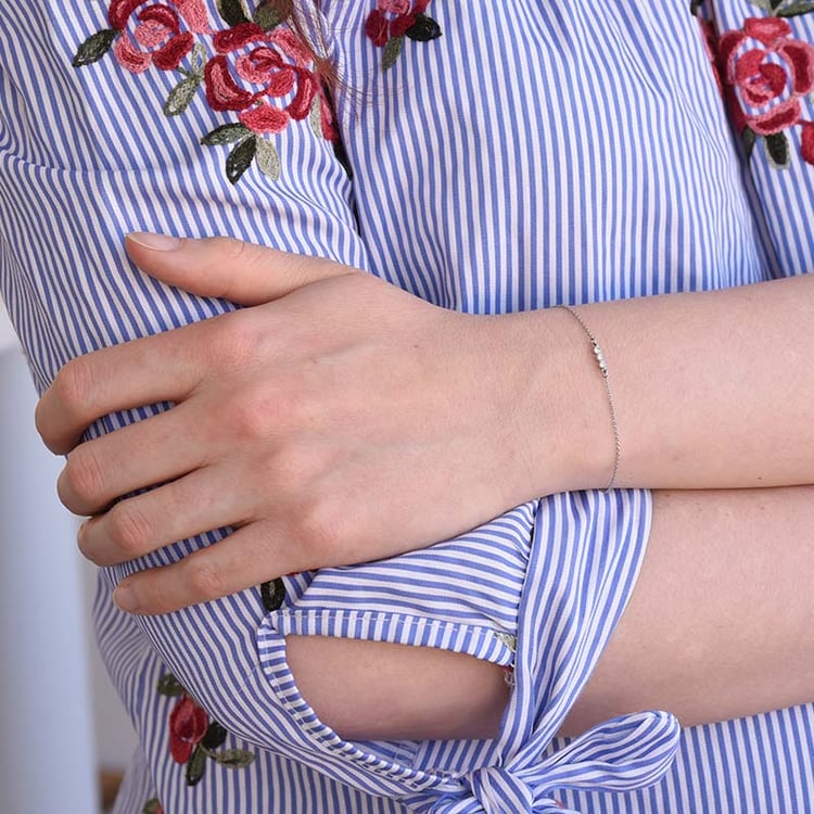 Minimalistisches Armband mit drei Diamanten Ohana 80893