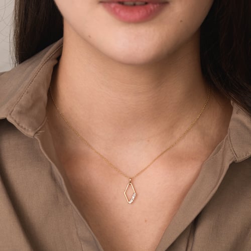 Anhänger aus Gold mit Diamanten Flora