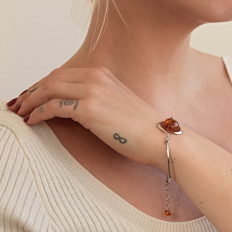 Bernstein im silbernen Armband Clytha 132811