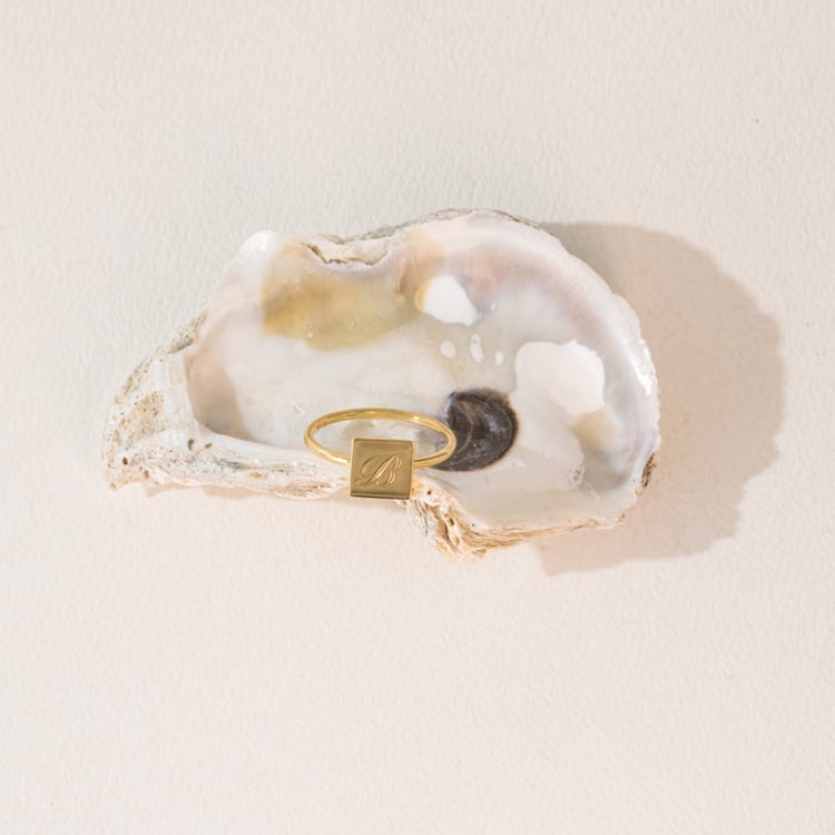 Ring mit Quadrat zum Gravieren eines Buchstabens Leal 101095