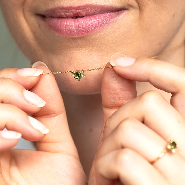 Cluster Halskette mit Moldavit, Saphir und Diamanten Edom 143991