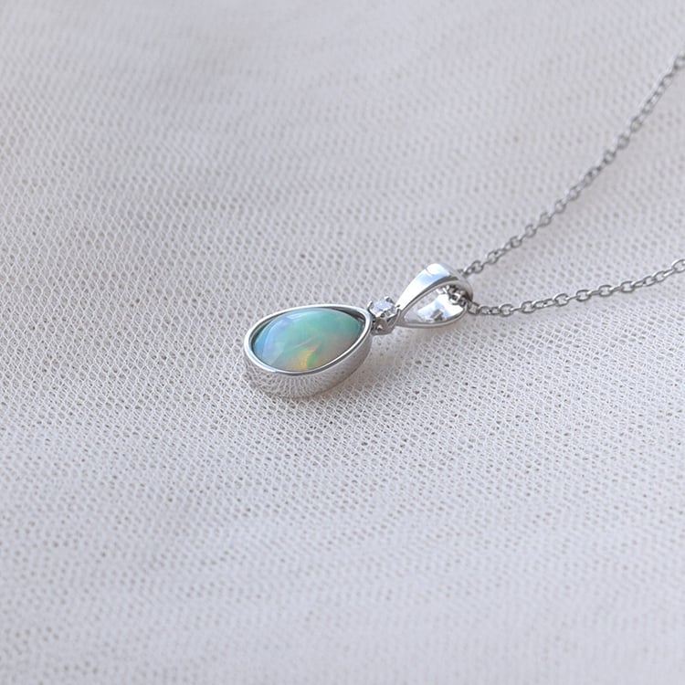 Zauberhafte goldene Halskette mit Opal-Tropfen und Diamant Ninon 67369