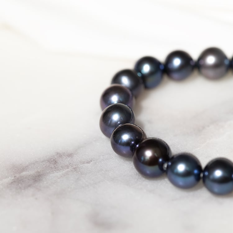 Goldenes Armband mit Perlen Hina 129768